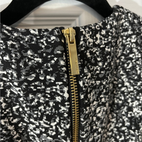 EUC Calvin Klein Abstract Animal / Floral Print Sheath Dress size 2 - Picture 6 of 8